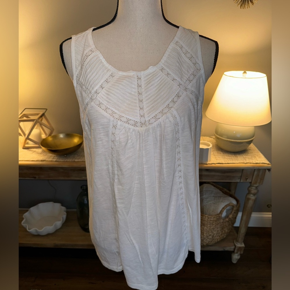 LOFT women’s sleeveless tee size M